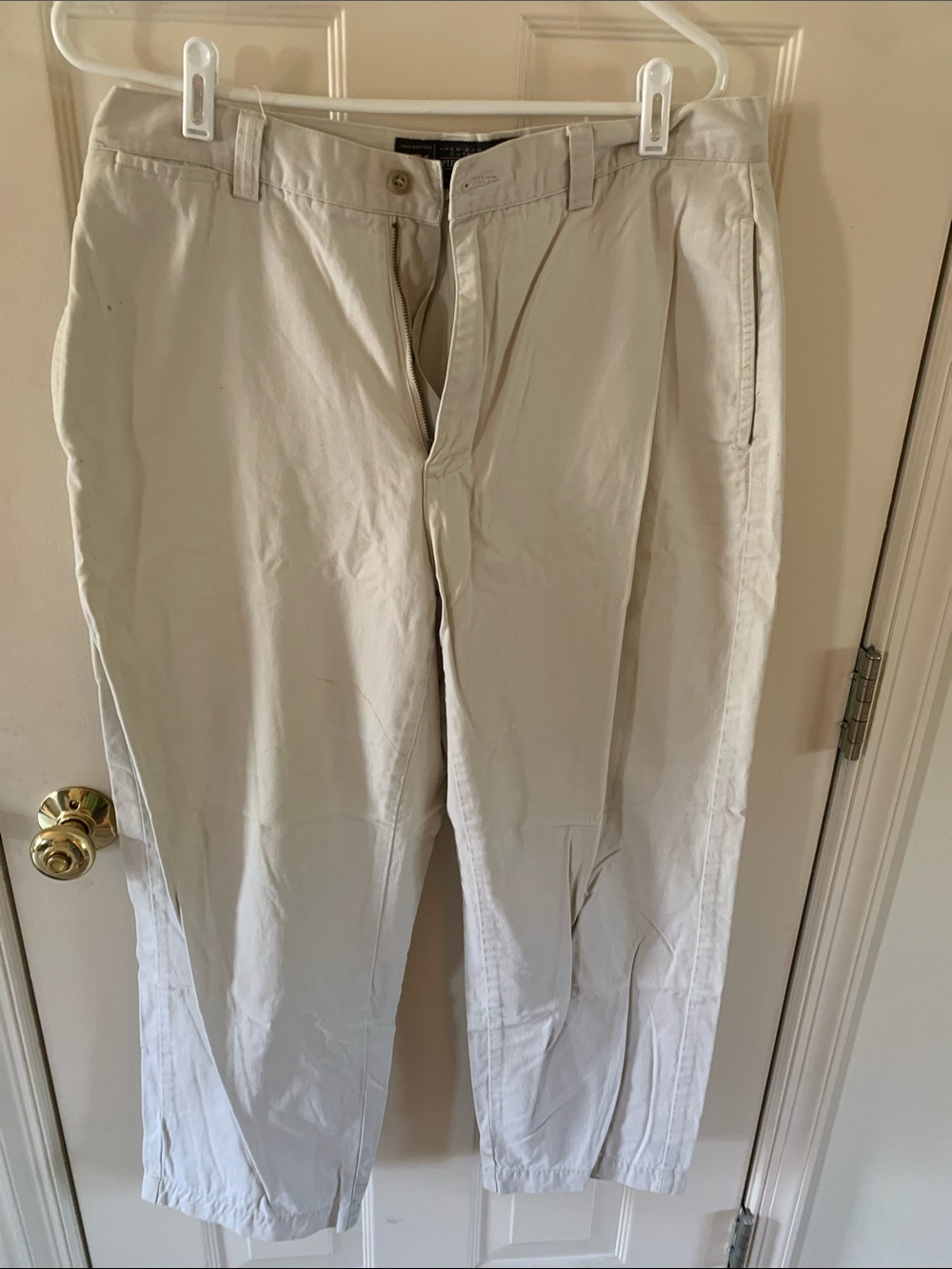 American Eagle Outfitters Men's Chinos in Light Tan